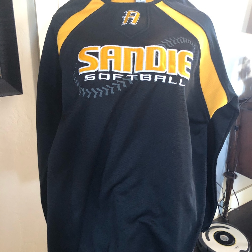 Amarillo High School Sandies softball pullover